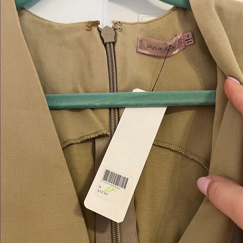 Chic Tan Sleeveless Mini Dress NWT - Picture 2 of 3